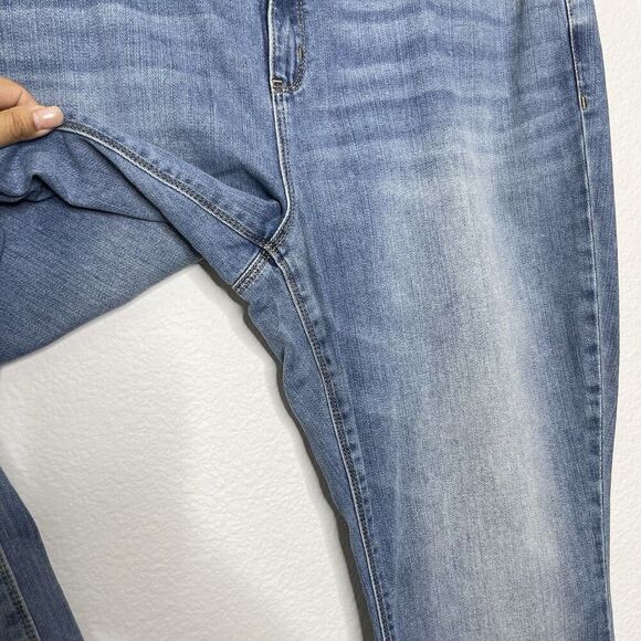 NEW Chicos Bootcut Jeans 16R 3R High Rise Flare Denim Stretch Light Wash $89 - Picture 8 of 13